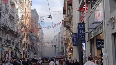 İstiklal Caddesi'nde iş yeri yangını: Müdahale sürüyor