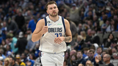 NBA'de Doncic 'triple double' yaptı, Mavericks konferans finaline çıktı