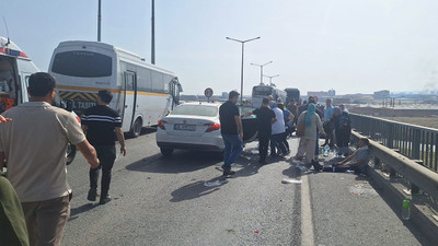 Manisa'da iki servis midibüsü ile otobüs çarpıştı: 35 işçi yaralandı