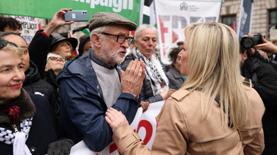 İngiltere'de İşçi Partisi'nin eski lideri Jeremy Corbyn bağımsız aday oluyor