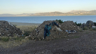 Burdur Gölü kenarına hafriyat ve atık döküldü