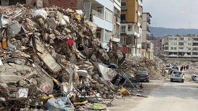 Bakan Kurum'dan olası Marmara depremi için risk uyarısı: İstanbul'da ilk dakikalarda 600 bin konut yıkılabilir