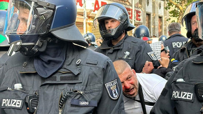 Berlin'de Filistin'e destek gösterisinde çok sayıda kişi gözaltına alındı