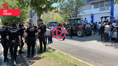 Urfa'da 262 mahallede elektrikler kesik ... Siverek'te DEDAŞ protestosu: Çiftçiler traktörlerle yolu kapattı