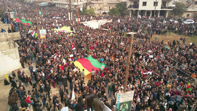 Yüz bine yakın insan Afrin kent merkezinde