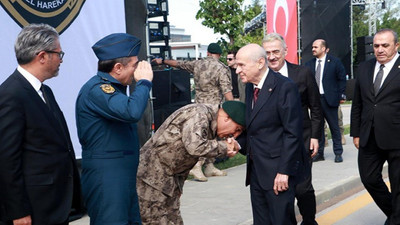 Özel Harekat Başkanı elini öptü, CHP'li Murat Bakan: Bu ülke daha çok 15 Temmuzlar yaşamaya gebe