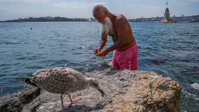 İstanbul'da sıcak hava ve nem bunalttı, sahillerde yoğunluk oluştu