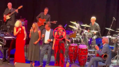 Ekrem ve Dilek İmamoğlu, Pink Martini konserinde şarkı söyledi