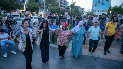 Hatimoğulları’ndan protesto: Herkesi özgürlük halayına bekliyoruz