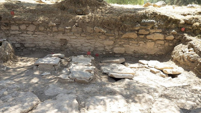 Aydın'daki Nysa Antik Kenti'nde yaklaşık bin yıllık mezarlar bulundu