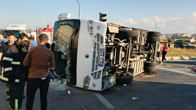 Tekirdağ'da hafif ticari araç, servis midibüsüne çarptı: 11 yaralı