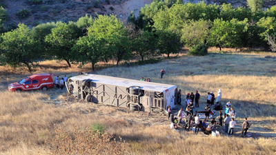 Malatya'da yolcu otobüsü devrildi, 22 kişi yaralandı