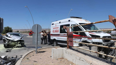 Kayseri'de ambulans ile otomobil çarpıştı, altı kişi yaralandı