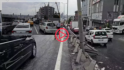 Avcılar'da kamyon bariyerlere çarptı: Yol trafiğe kapatıldı