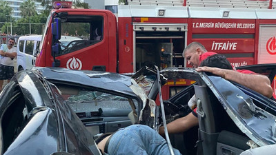 20'nci kattan otomobilin üzerine düştü