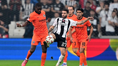 Beşiktaş, evinde Frankfurt'a 3-1 yenildi