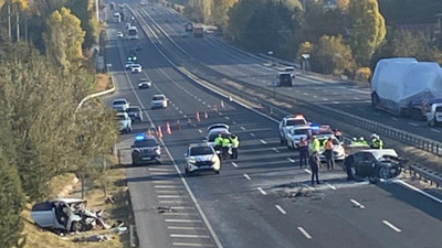 Otomobiliyle ters yöne girdi: Üç ölü, iki yaralı