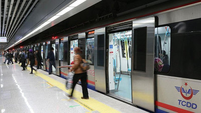 Demiryoluna araç düşmesi nedeniyle Marmaray seferlerinde aksama