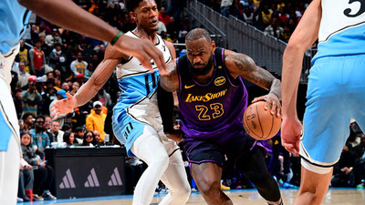 LeBron James 'triple-double' yaptı ama Lakers uzatmada yıkıldı