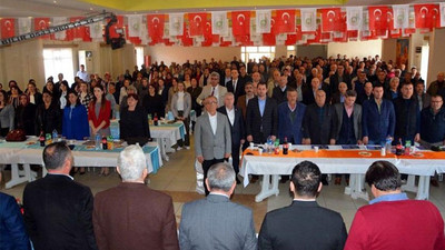 Belediye toplantısında harem-selamlık düzen