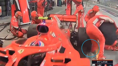 Raikkonen'in aracı mekanikerin bacağını kırdı