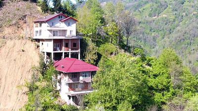 Rize işi mimari: Çatıya temel attılar