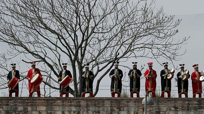 Borç içinde yüzen Fatih Belediyesi'nden mehtere 11 milyon lira