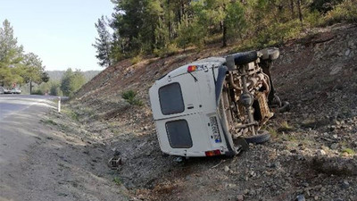 İşçi servisi devrildi: 2'si ağır, 10 yaralı