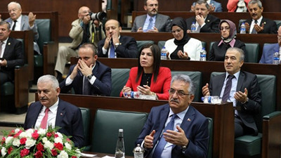 AKP’de 3 dönem kuralının esnetilmesi gündemde