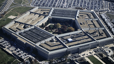 Pentagon'dan Çinli akıllı telefon satışına yasak