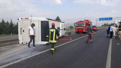 Denizli'de turist otobüsü devrildi: 17 yaralı