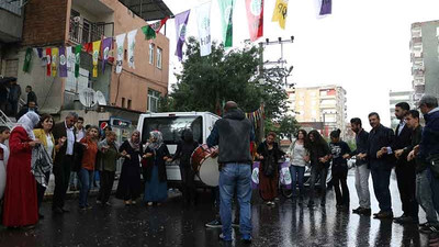 HDP ilk seçim bürosunu açtı