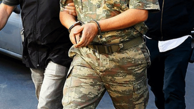 'FETÖ davalarının' güvenliğini sağlıyordu, 'FETÖ'den gözaltında