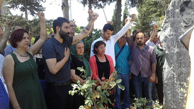 Barış Atay'dan ilk ziyaret Gezi'de yaşamını yitirenlere