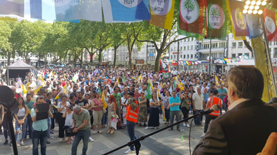 HDP Almanya'da miting yaptı, AKP kınadı