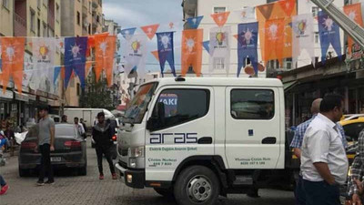 ARAS Elektrik AKP'nin bayraklarını astı