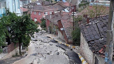 Güney'i sağanak vurdu, kriz merkezi kuruldu