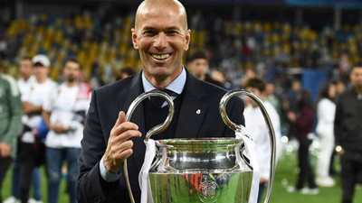 Zidane 3 şampiyonluktan sonra istifa etti