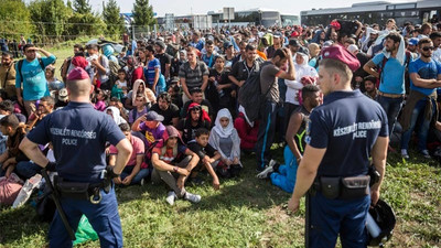 Hırvatistan'da polis göçmenlere ateş açtı: 2 çocuk ağır yaralı