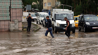 Erzurum'da sağanak sele neden oldu