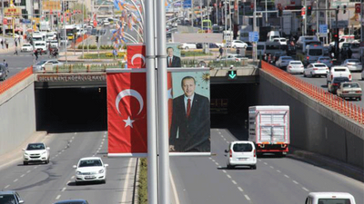 Erdoğan’ın posterlerinin kaldırılması kararına iptal