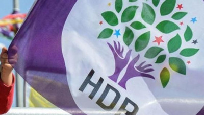 Evine HDP bayrağı asan aileye engelli maaşı tehdidi