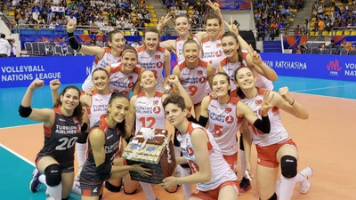 Voleybol Kadın Milli Takımı yarı finalde