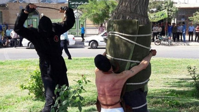 Genç İranlı kamuya açık alanda kırbaçlandı