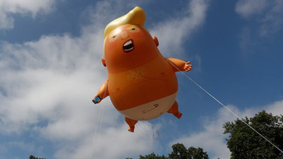 'Bebek Trump' balonu Londra semalarında