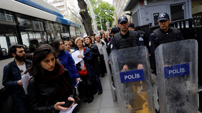 The Guardian: Türkiye'de boğucu korku iklimi sürüyor