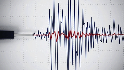 İran'da şiddetli deprem