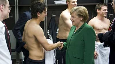 Merkel'den Mesut Özil açıklaması