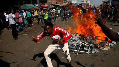 Zimbabve'de Mnangagwa kazandı, sokaklar karıştı: 6 ölü