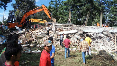 Endonezya'daki depremde ölü sayısı 436'ya yükseldi